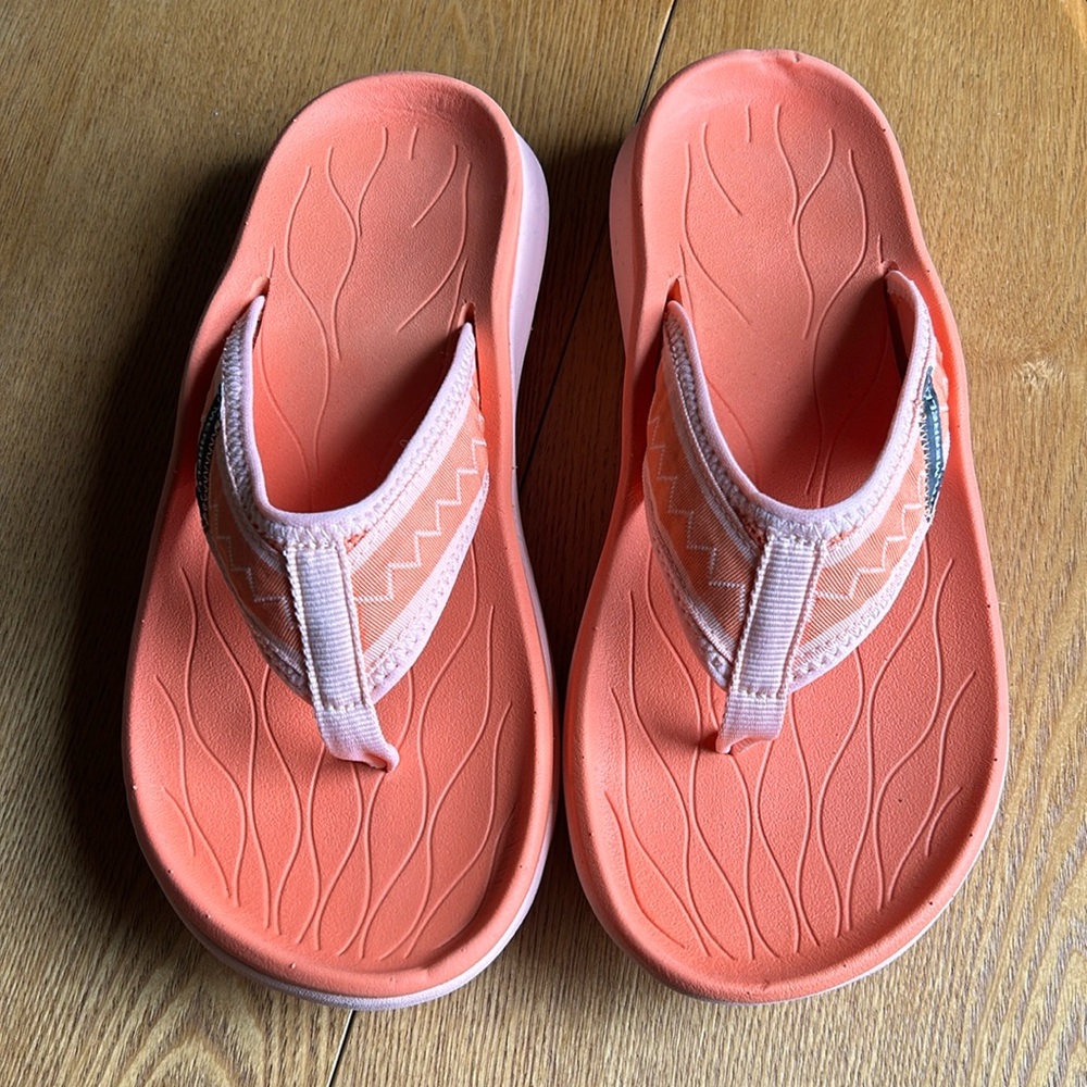Merrill hut ultra flip melon peach womens casual lifestyle outdoor sandals